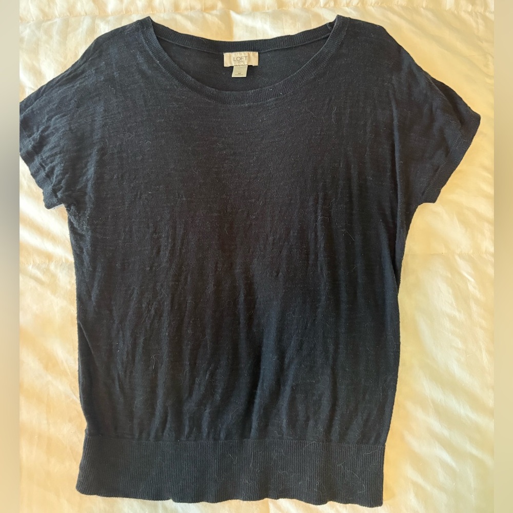 Ann Taylor LOFT Black Short Sleeve Sweater Size M